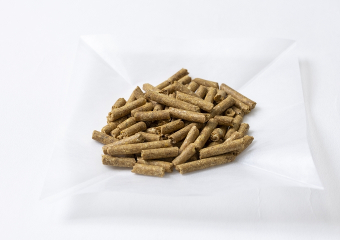 大豆油粕ペレット（加圧成型加工）